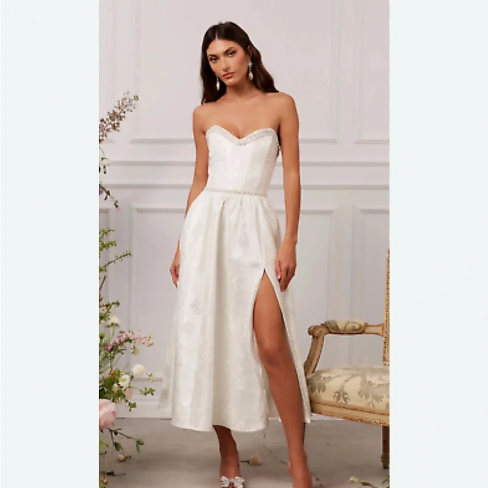 V. Chapman Strapless White Dress - Picture 8 of 15